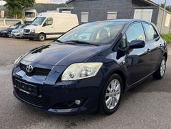 Blau Gebraucht 2007 Toyota Auris Executive Limousine | 5.900 € (Etwas zu teuer)