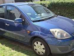 Blau Gebraucht 2006 Ford Fiesta Kleinwagen | 910 €