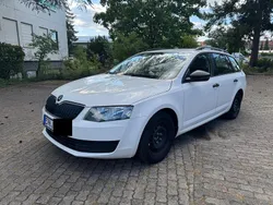 Weiß Gebraucht 2015 Skoda Octavia Style Kombi | 4.999 € (Superpreis)