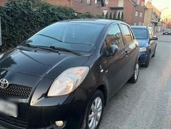Schwarz Gebraucht 2008 Toyota Yaris Kombi | 2.450 € (Fairer Preis)
