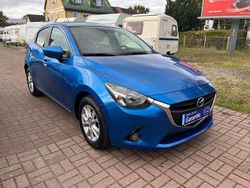 Blau Gebraucht 2015 Mazda 2 Exclusive-Line Limousine | 8.550 € (Fairer Preis)