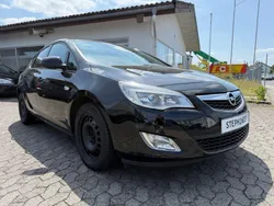Schwarz Gebraucht 2011 Opel Astra Kombi | 2.890 € (Guter Preis)