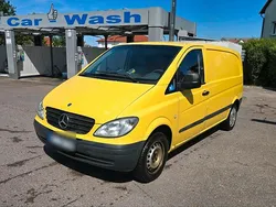 Gelb Gebraucht 2006 Mercedes Vito Van / Kleinbus | 1.900 €