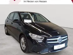 Schwarz Gebraucht 2020 Mercedes B200 Van / Kleinbus | 18.689 € (Guter Preis)