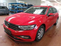 Rot Gebraucht 2023 VW Passat Business Kombi | 17.690 €