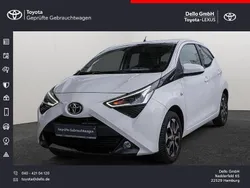 Weiß Gebraucht 2021 Toyota Aygo Team Kleinwagen | 11.990 € (Fairer Preis)