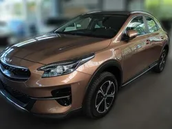 Braun metallic Gebraucht 2022 Kia XCeed Vision SUV | 22.090 € (Teuer)