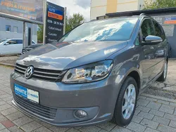 Grau Gebraucht 2012 VW Touran Style Van / Kleinbus | 5.999 € (Guter Preis)