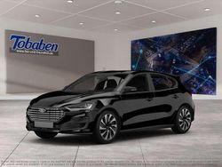 Agate black metallic Neu 2025 Ford Focus Titanium Limousine | 34.900 € (Teuer)
