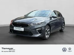 Grau Gebraucht 2019 Kia Ceed Platinum Edition Limousine | 18.680 € (Etwas zu teuer)