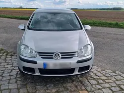 Silber Gebraucht 2004 VW Golf V Kleinwagen | 1.400 € (Fairer Preis)