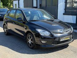Schwarz Gebraucht 2011 Hyundai i30 Limousine | 5.790 € (Etwas zu teuer)