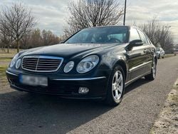 Schwarz Gebraucht 2002 Mercedes E240 Avantgarde Limousine | 5.200 € (Fairer Preis)