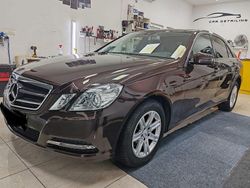 Braun Gebraucht 2011 Mercedes E200 Limousine | 13.000 € (Fairer Preis)