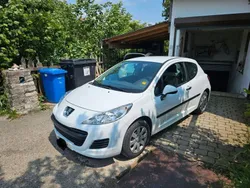 Weiß Gebraucht 2010 Peugeot 207 Filou Limousine | 1.900 € (Fairer Preis)