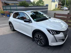 Weiß Gebraucht 2021 Peugeot e-208 GT Kleinwagen | 12.999 € (Superpreis)