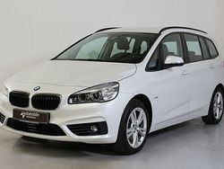 Weiß Gebraucht 2017 BMW 218 Gran Tourer Sport Line Van / Kleinbus | 12.240 € (Guter Preis)