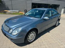 Blau Gebraucht 2005 Mercedes E350 Elegance Limousine | 20.000 €