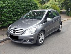 Grau Gebraucht 2008 Mercedes B170 Van / Kleinbus | 3.750 € (Fairer Preis)