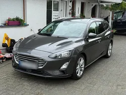 Grau Gebraucht 2019 Ford Focus Kombi | 12.300 € (Fairer Preis)