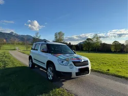 Weiß Gebraucht 2012 Skoda Yeti Family SUV | 4.299 € (Fairer Preis)