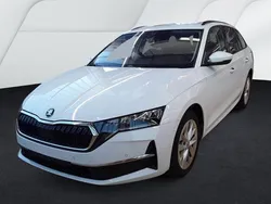 Moonweiss metallic Gebraucht 2024 Skoda Octavia Selection Kombi | 29.930 € (Fairer Preis)