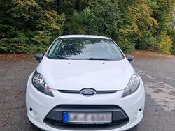Weiß Gebraucht 2012 Ford Fiesta Champions Edition Kleinwagen | 3.200 € (Guter Preis)