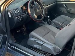 Grau Gebraucht 2004 VW Golf IV Kleinwagen | 1.550 € (Fairer Preis)