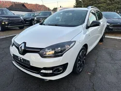 Weiß Gebraucht 2015 Renault Mégane III Bose Edition Limousine | 6.450 € (Fairer Preis)