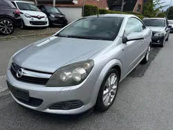 Grau Gebraucht 2006 Opel Astra Cabriolet Cabrio | 1.550 € (Etwas zu teuer)