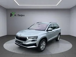 Silber Gebraucht 2024 Skoda Karoq Selection SUV | 41.190 € (Teuer)
