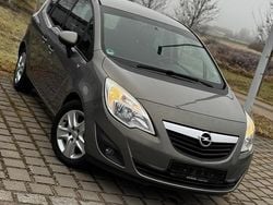 Braun Gebraucht 2011 Opel Meriva Van / Kleinbus | 4.899 € (Fairer Preis)