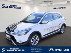 Polar white / sol Gebraucht 2019 Hyundai i20 Trend Limousine | 16.990 €