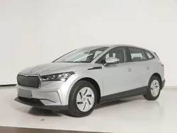 Brilliantsilber metallic Gebraucht 2023 Skoda Enyaq iV SUV | 25.790 € (Guter Preis)
