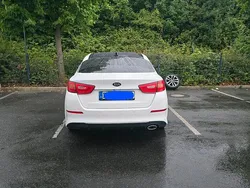 Weiß Gebraucht 2015 Kia Optima Limousine | 9.500 €