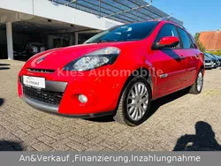 Rot Gebraucht 2009 Renault Clio II Luxe Limousine | 3.470 € (Guter Preis)
