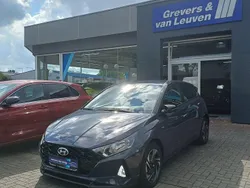 Grau Gebraucht 2023 Hyundai i20 Limousine | 19.600 € (Etwas zu teuer)