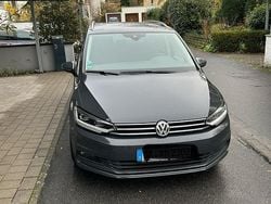 Grau Gebraucht 2019 VW Touran Highline Van / Kleinbus | 28.490 € (Teuer)