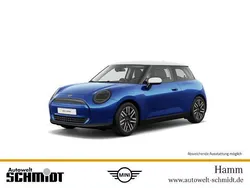 Blau Gebraucht 2024 Mini Cooper Classic Kleinwagen | 31.770 € (Etwas zu teuer)