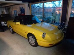 Gelb Gebraucht 1993 Alfa Romeo Spider Cabrio | 17.900 €