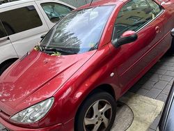 Rot Gebraucht 2003 Peugeot 207 CC Cabrio | 400 €