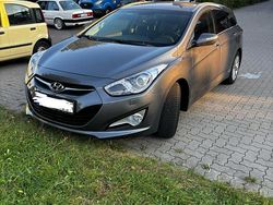 Grau Gebraucht 2011 Hyundai i40 Kombi | 8.050 € (Fairer Preis)