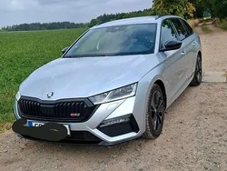 Silber Gebraucht 2023 Skoda Octavia RS Kombi | 33.400 € (Fairer Preis)