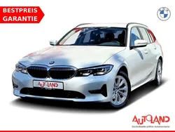 Mineralweiss metallic (metallic) Gebraucht 2022 BMW 320 Kombi | 28.990 € (Fairer Preis)