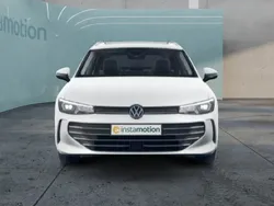 Weiß Gebraucht 2024 VW Passat Business Kombi | 35.551 € (Fairer Preis)