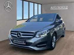Weiß (calcitweiss unilack) Gebraucht 2018 Mercedes B200 Style Van / Kleinbus | 18.990 € (Fairer Preis)