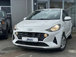 Weiß Gebraucht 2022 Hyundai i10 Select Kleinwagen | 11.400 € (Fairer Preis)