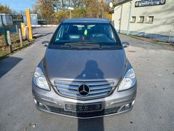 Grau Gebraucht 2007 Mercedes B200 Van / Kleinbus | 2.350 € (Fairer Preis)