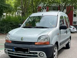 Grau Gebraucht 2002 Renault Kangoo Van / Kleinbus | 3.000 € (Teuer)