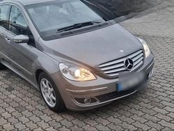 Grau Gebraucht 2006 Mercedes B170 Edition Van / Kleinbus | 4.600 € (Fairer Preis)